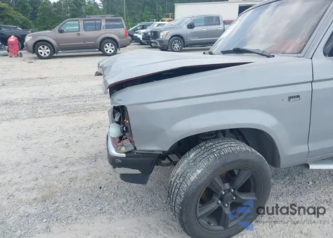 1992 Ford Ranger z USA, uszkodzony, nr VIN 1FTCR10A3NUD34606